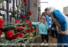 Photo of People
bring flowers to Russian Embassy in Minsk | Belarus News | Belarusian news | Belarus today | news in Belarus | Minsk news | BELTA