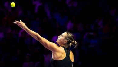 Photo of Sabalenka receives 2024 WTA year-end No.1 trophy